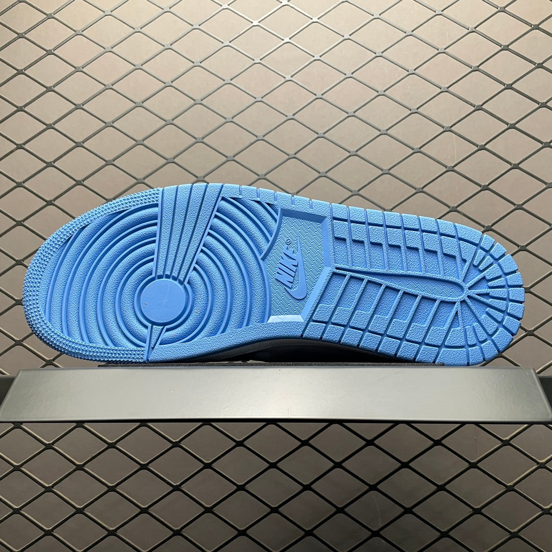 SB Dunk UNC